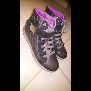 Skechers Shoutouts Shoes Size 2 Excellent Condition